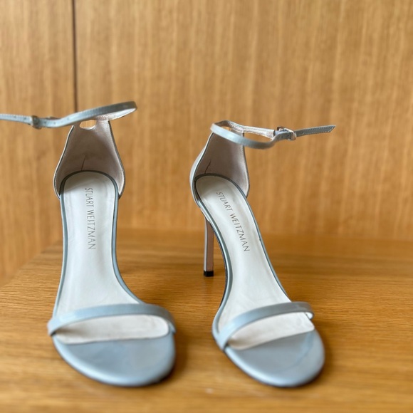 Stuart Weitzman. Size 37 heels - Picture 2 of 6